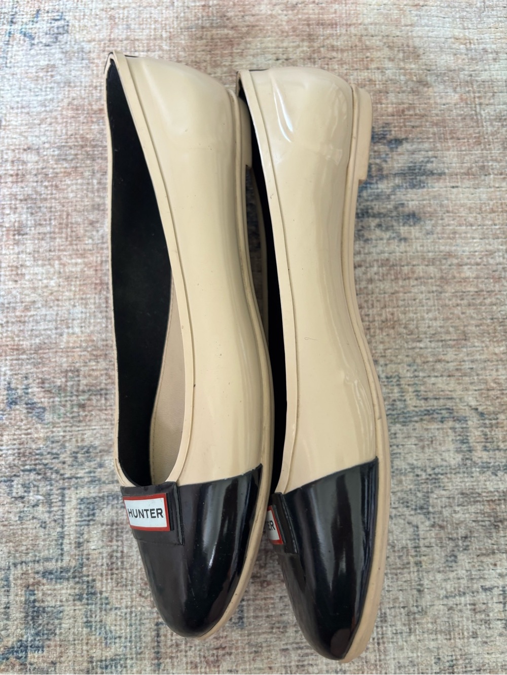 Hunter Two-Tone Beige and Black Cap-Toe Ballet Flats - Picture 16 of 16